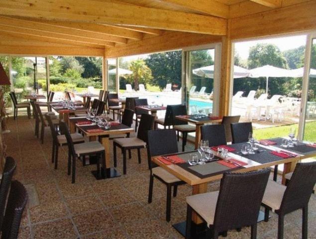 Brit Hotel Du Golf Le Lodge Salies-de-Béarn Exterior foto